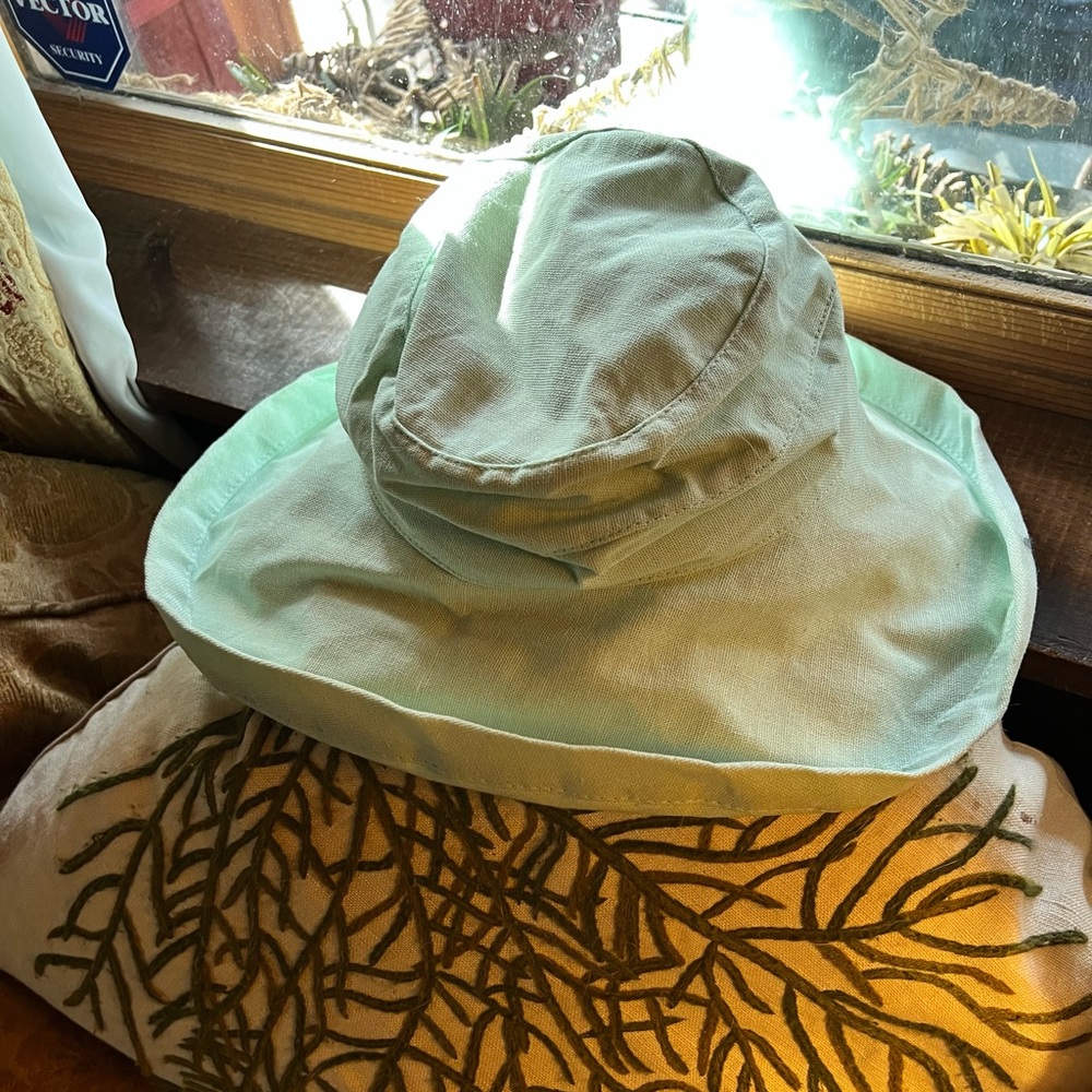 Crushable sun/beach hat